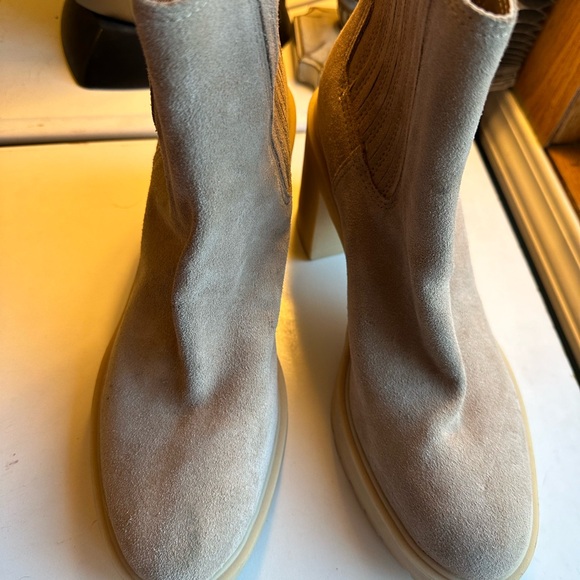 Dolce Vita Beige Suede Women's Ankle Boots size 11 - Picture 2 of 14